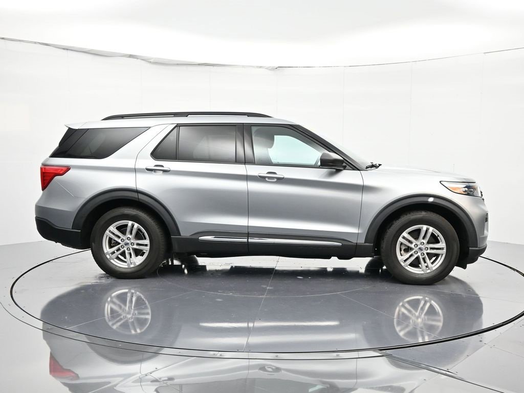 Certified 2022 Ford Explorer XLT image 4