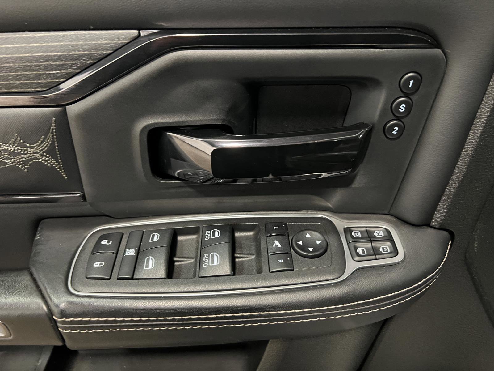 Used 2023 RAM 2500 Limited image 24