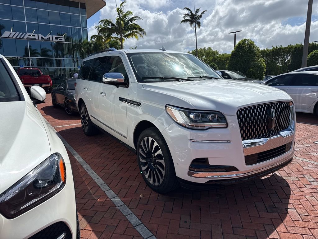 Used 2023 Lincoln Navigator Black Label image 1