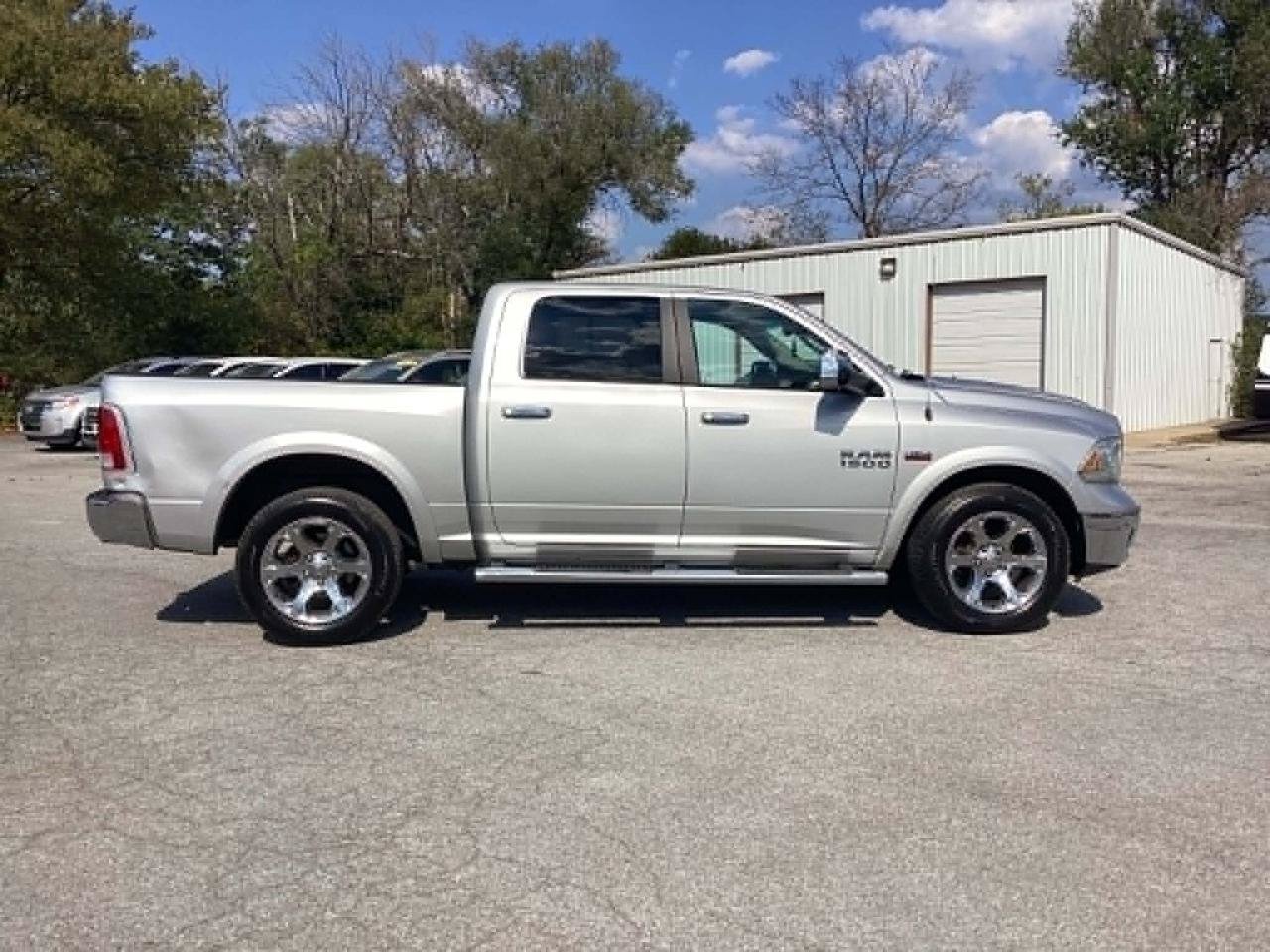 Used 2014 RAM 1500 Laramie AWD/4WD image 2