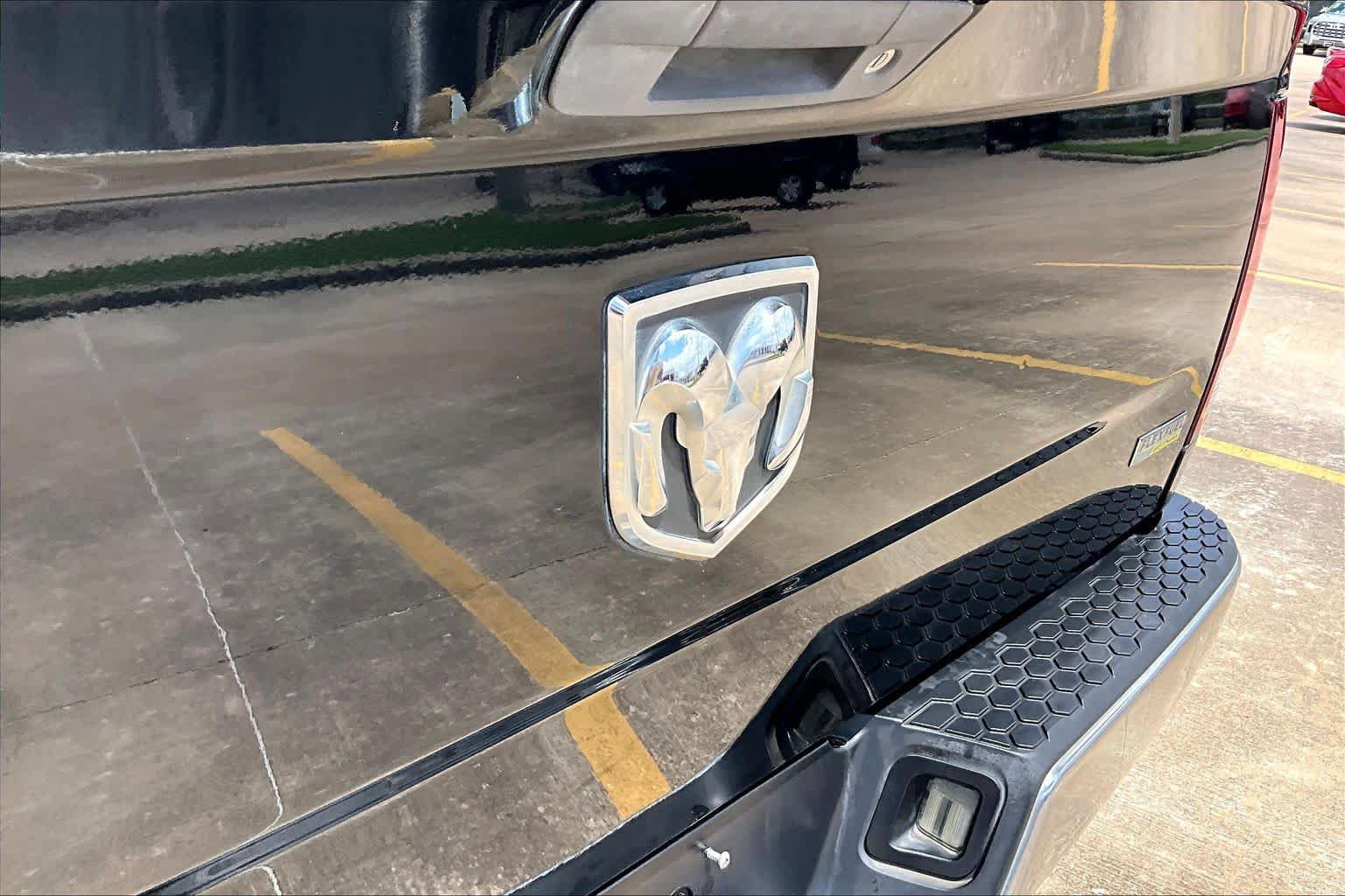 Used 2015 RAM 1500 Classic SLT image 28
