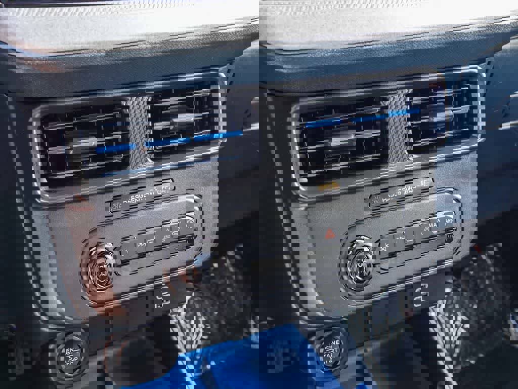 Used 2025 Ford Maverick XLT w/ Equipment Group 302A image 21