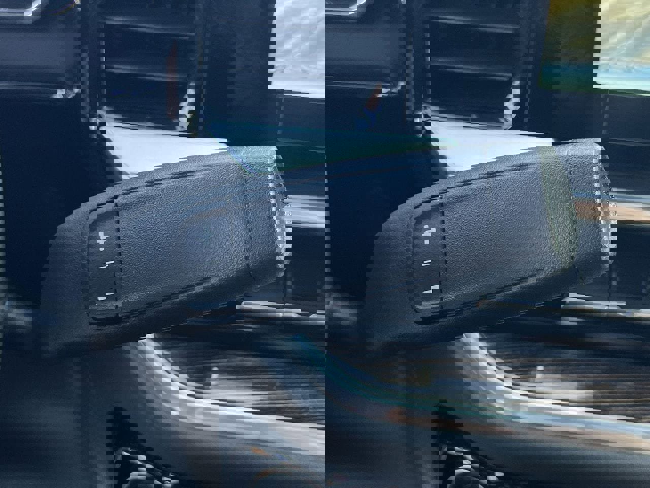 Used 2025 GMC Sierra 1500 Elevation image 18