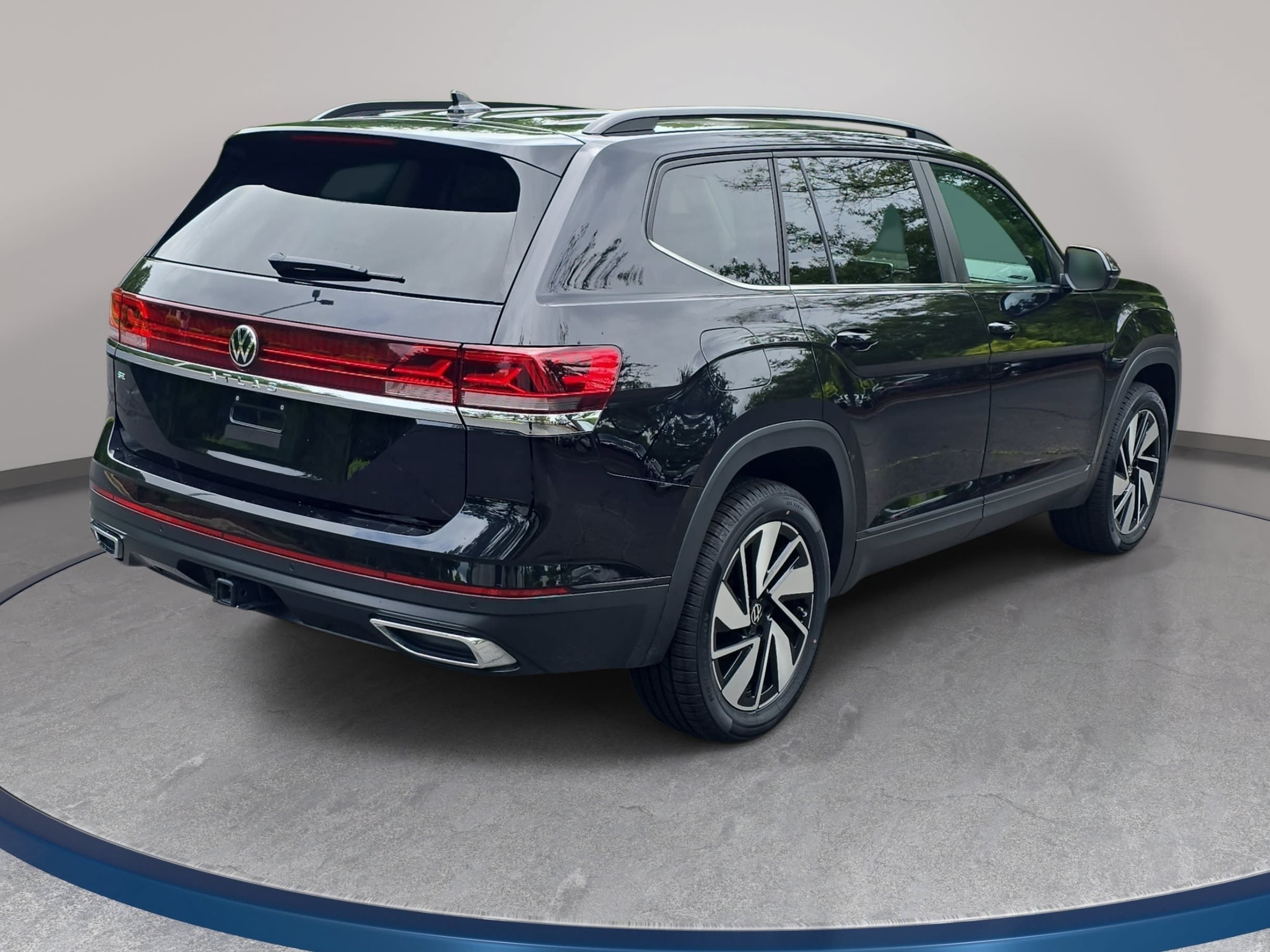 Certified 2024 Volkswagen Atlas SE FWD image 5