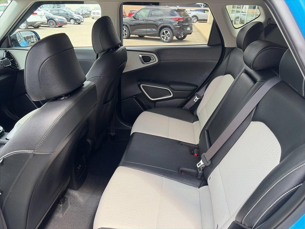 Used 2024 Kia Soul GT-Line FWD image 12