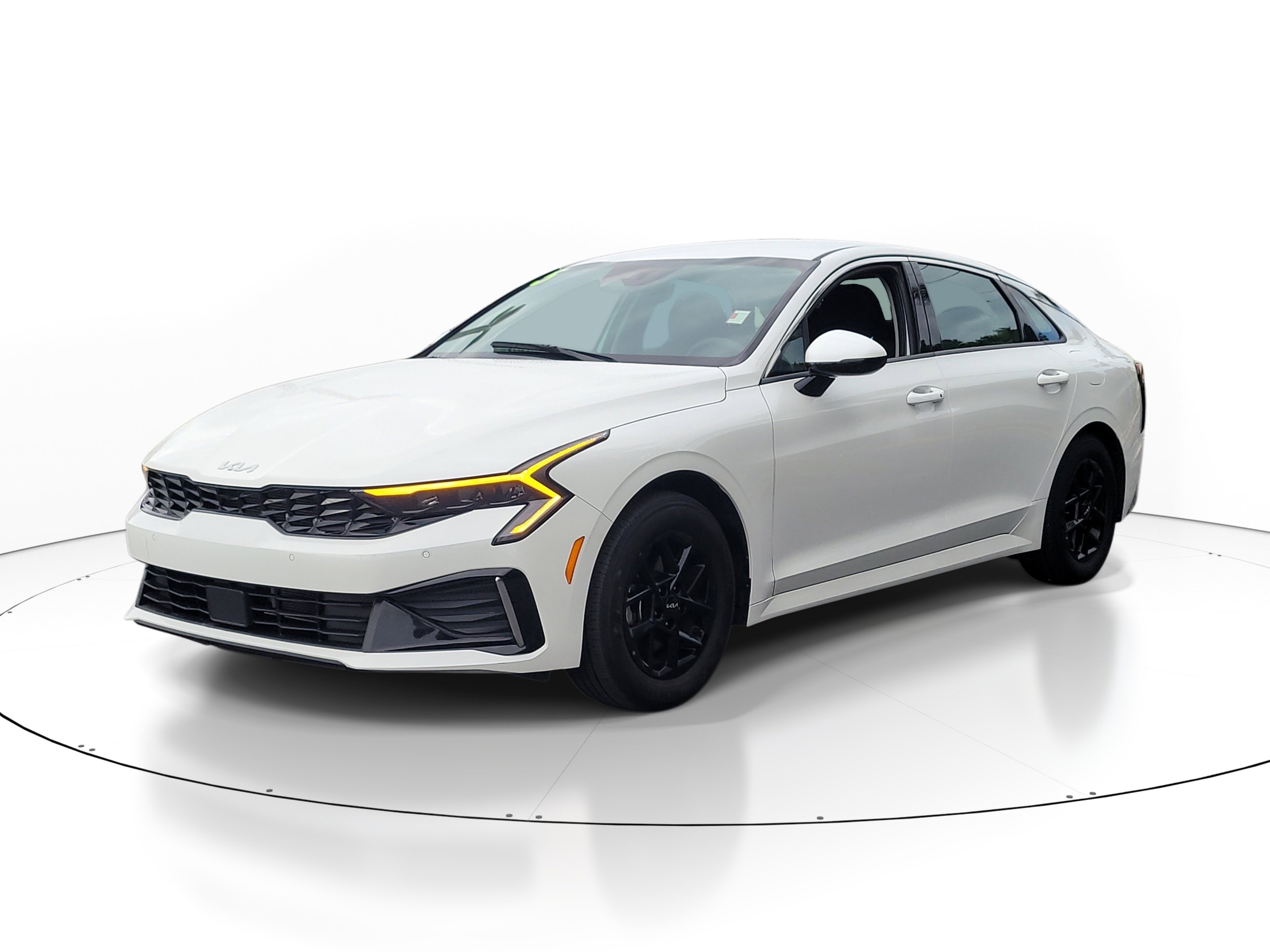 Used 2025 Kia K5 LXS FWD image 3