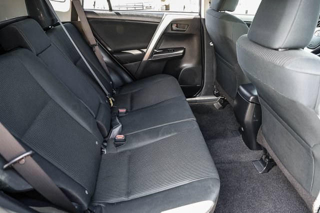 Used 2018 Toyota RAV4 LE w/ All Weather Liner Package FWD image 20