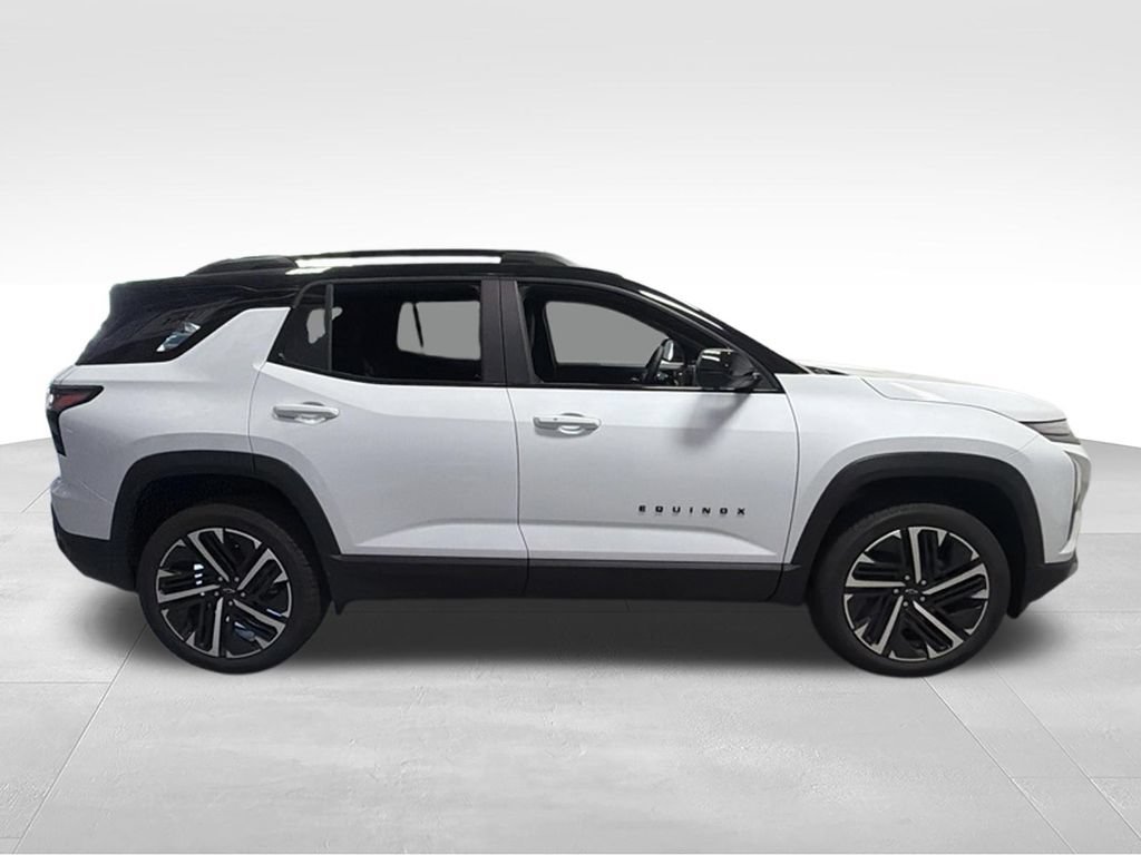 New 2026 Chevrolet Equinox RS w/ Convenience Package III FWD image 7