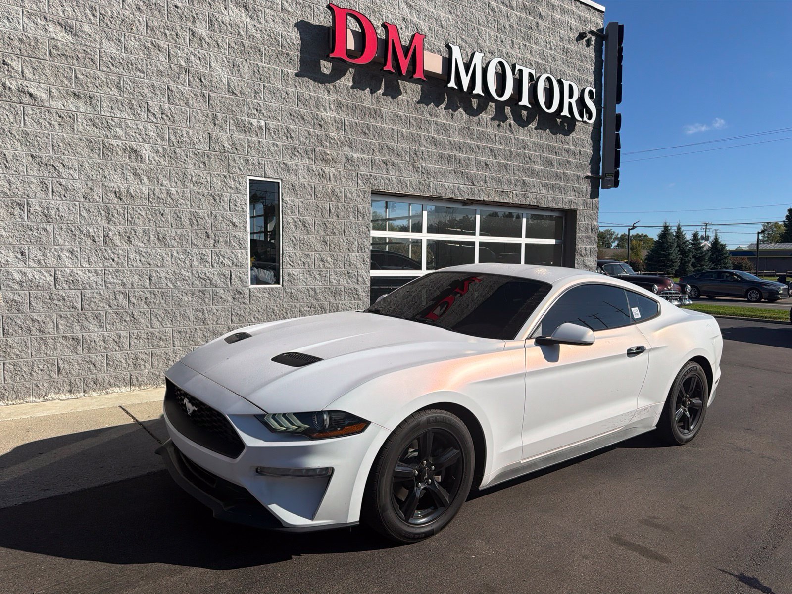 Used 2018 Ford Mustang Coupe RWD image 1