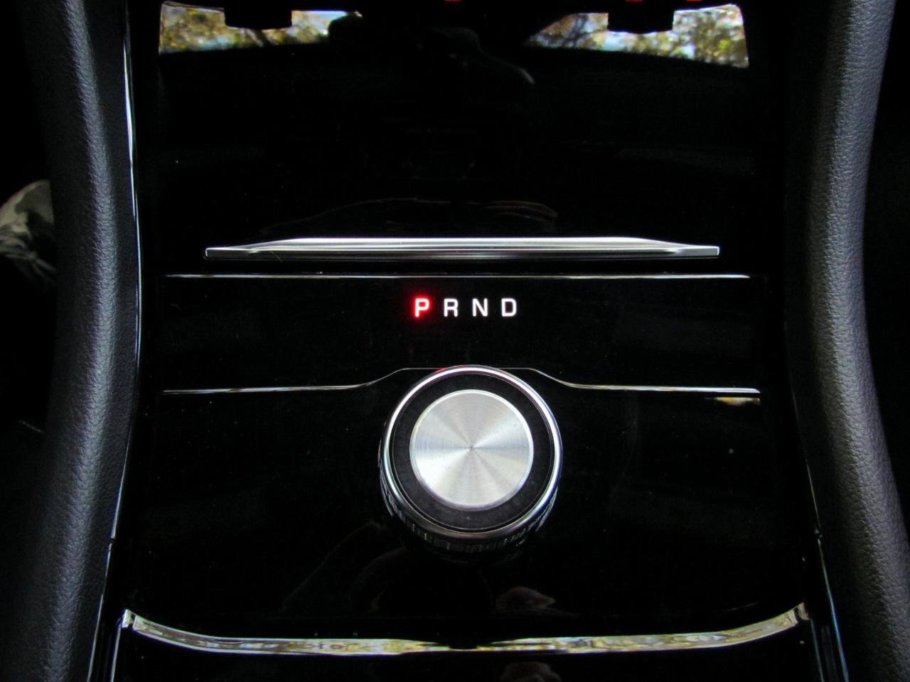 Used 2023 Jeep Grand Cherokee Overland w/ Luxury Tech Group IV RWD image 35