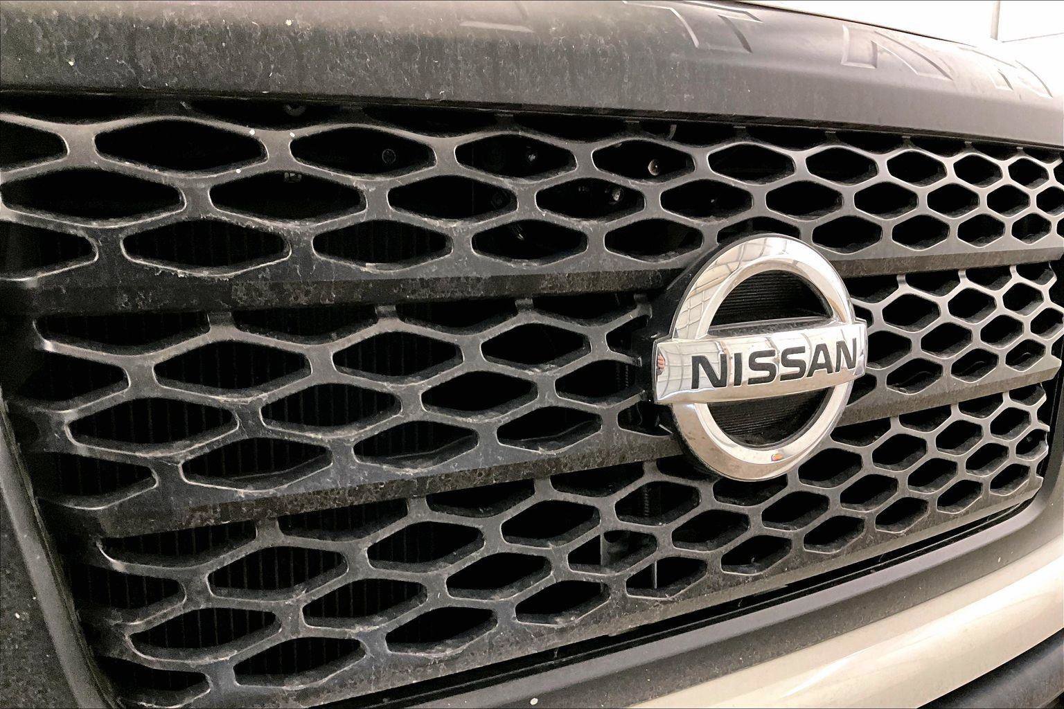 Used 2017 Nissan Titan S image 27