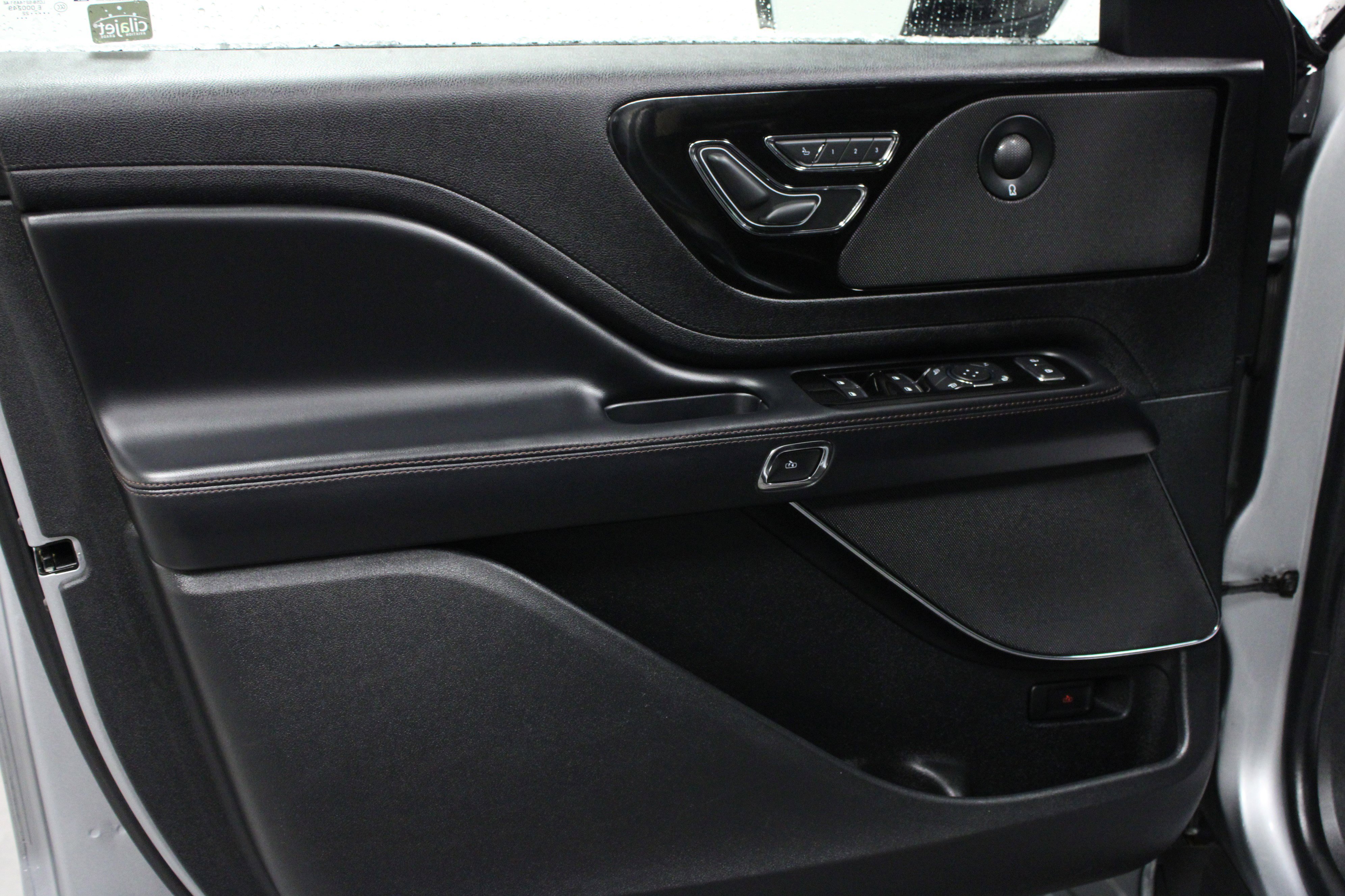 Used 2022 Lincoln Aviator Reserve w/ Equipment Group 201A image 11