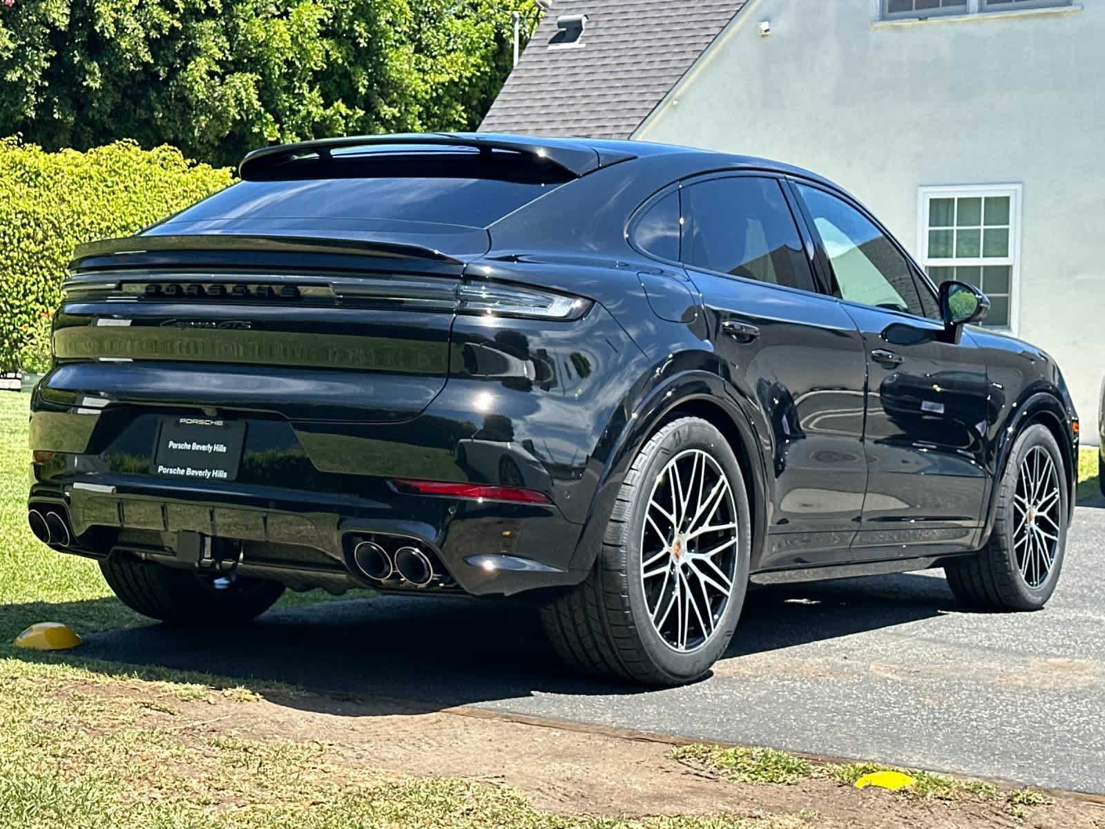 New 2026 Porsche Cayenne GTS AWD/4WD image 8