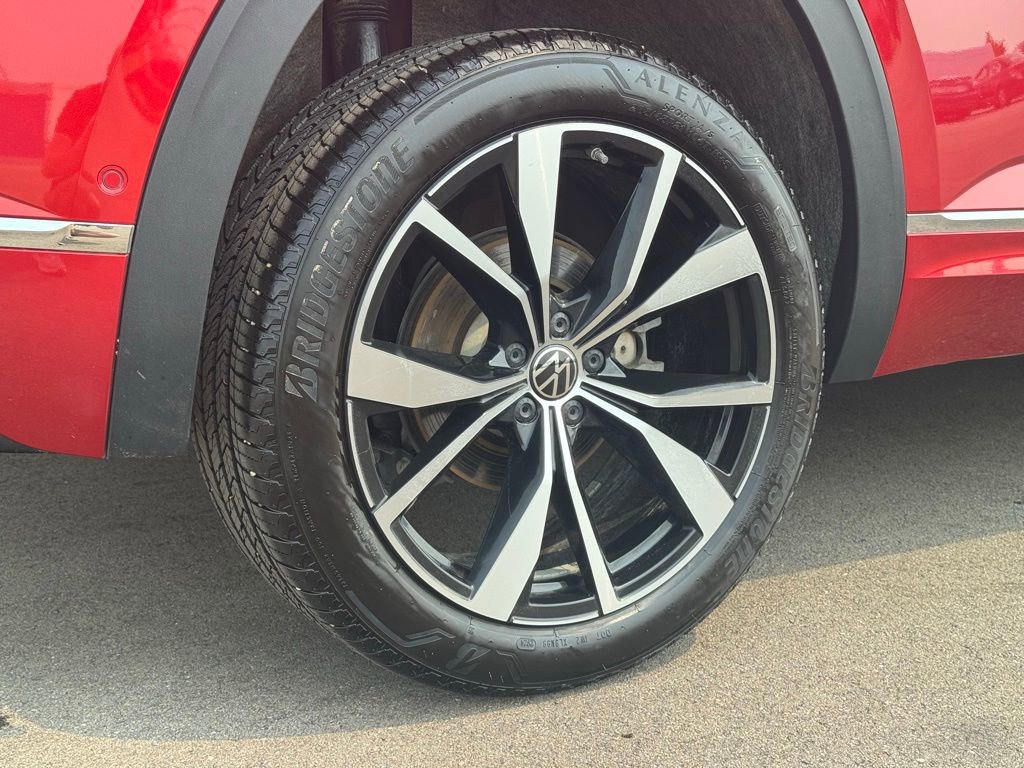 Used 2025 Volkswagen Atlas Cross Sport SEL Premium R-Line image 29