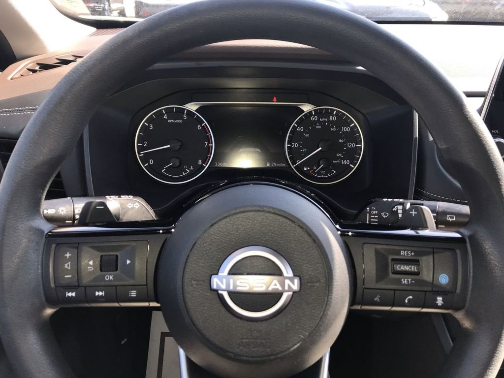 Used 2023 Nissan Rogue SV image 14