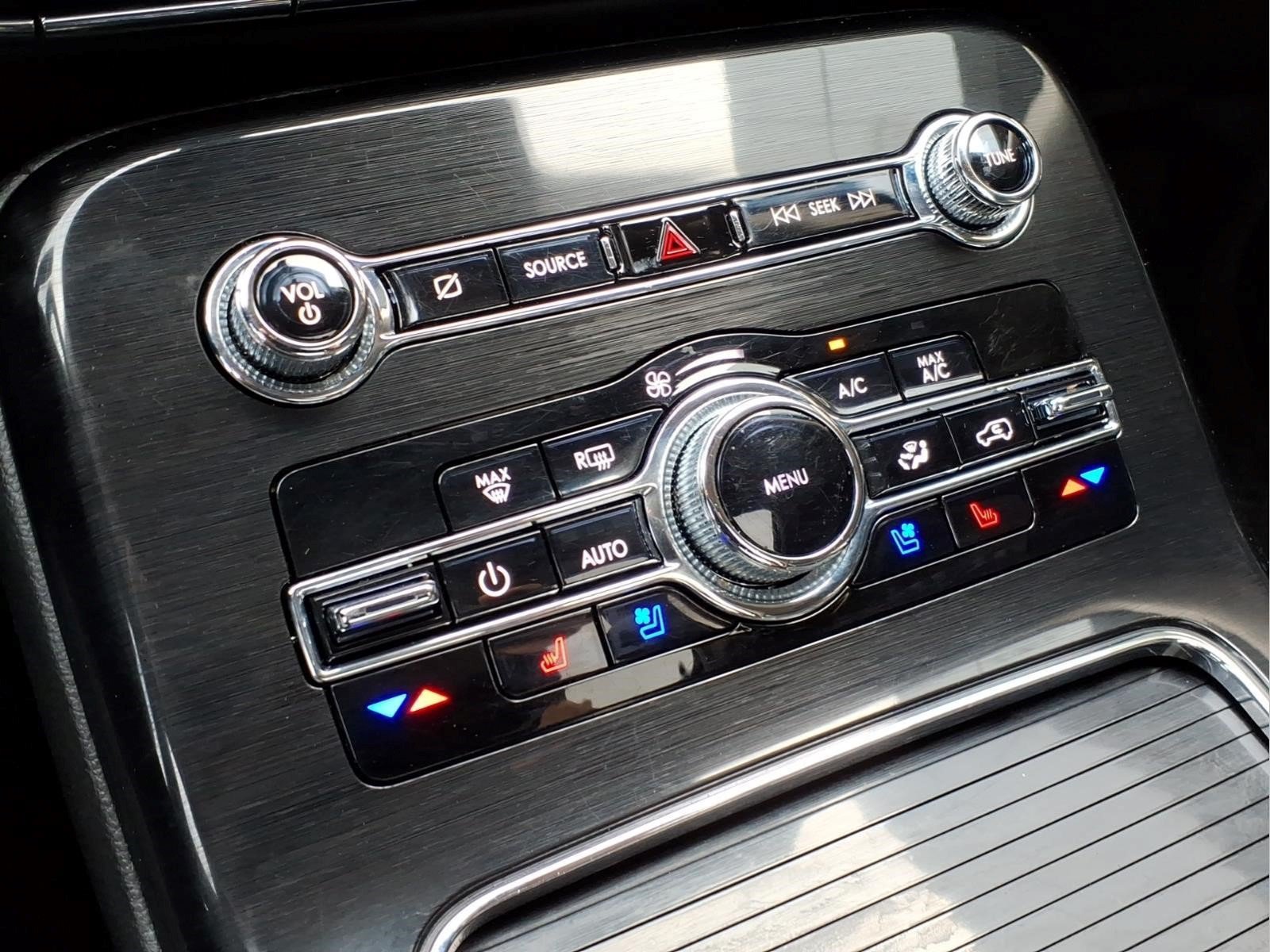 Used 2023 Lincoln Nautilus Reserve w/ Monochromatic Package AWD/4WD image 27