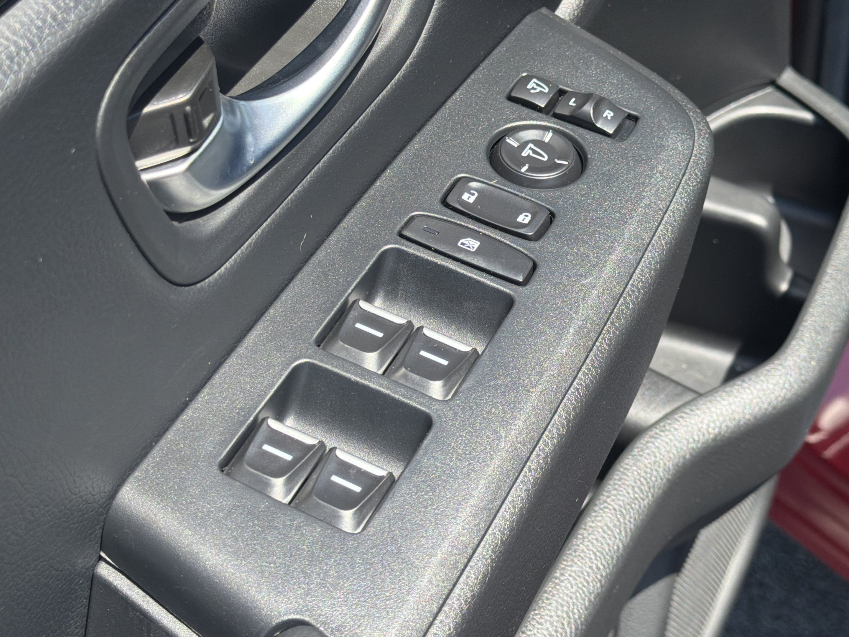 Used 2025 Honda Pilot TrailSport image 23