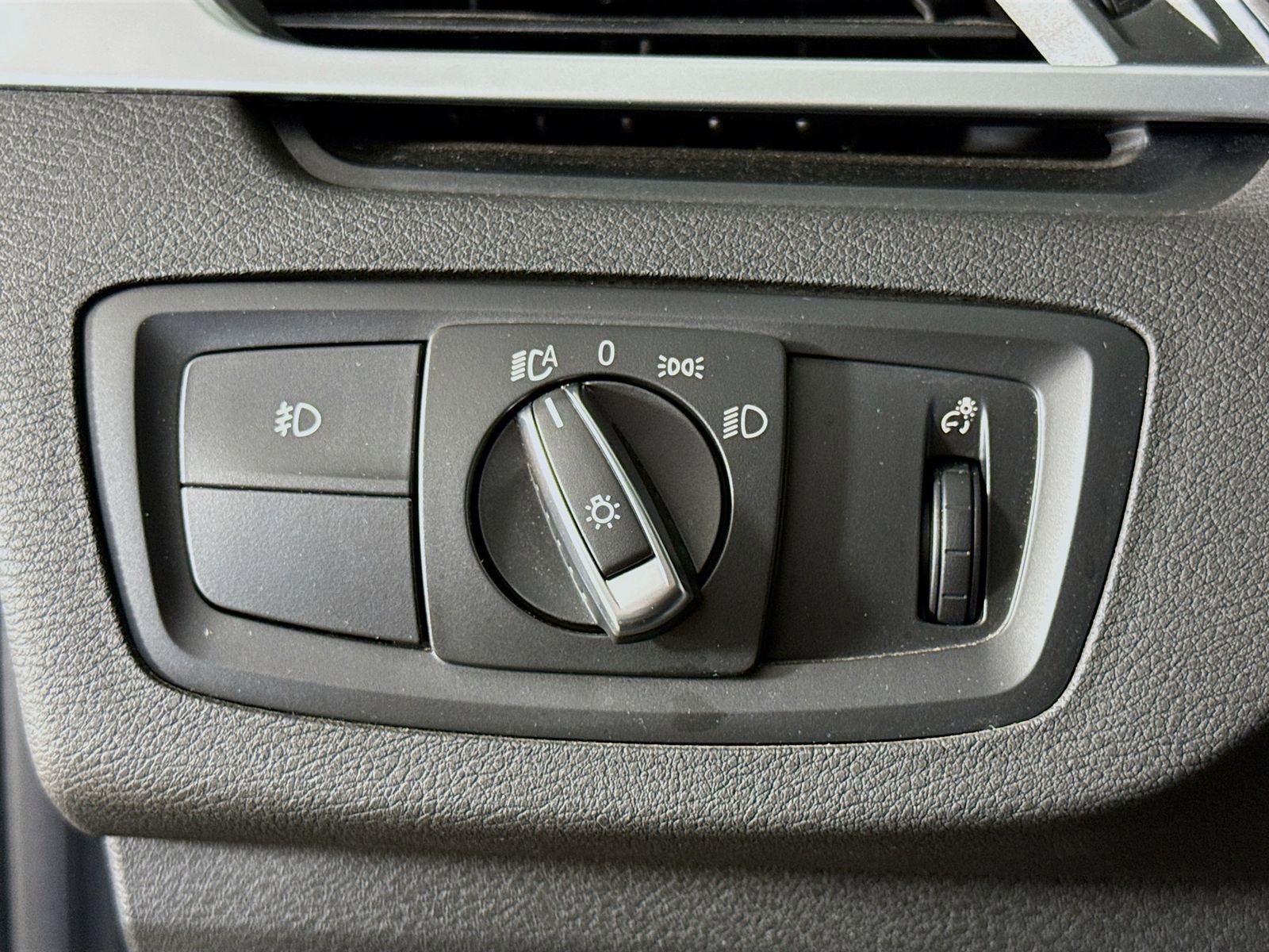 Used 2019 BMW X1 xDrive28i w/ Convenience Package image 10