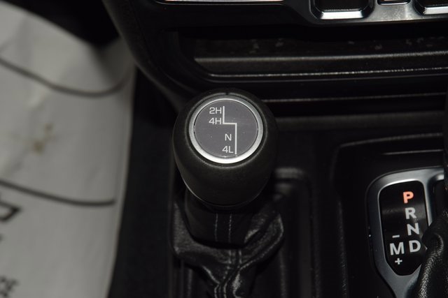 Used 2024 Jeep Wrangler Sahara w/ Safety Group image 33