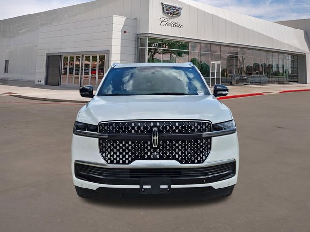 Used 2025 Lincoln Navigator L Reserve image 2