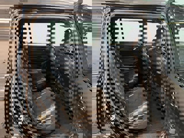 Used 2023 Jeep Grand Cherokee L Laredo image 11