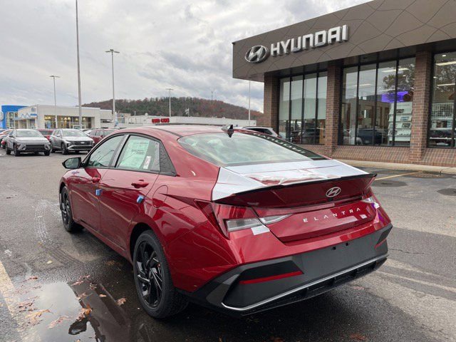 New 2026 Hyundai Elantra Sport w/ Cargo Package image 5