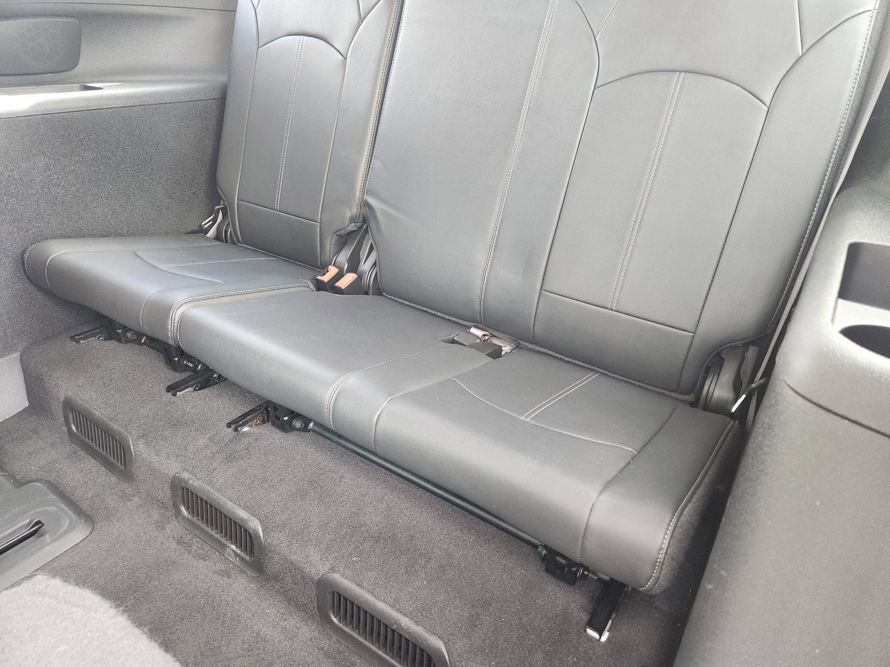 Used 2015 GMC Acadia SLT image 26