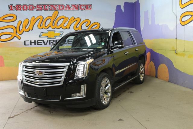 Used 2016 Cadillac Escalade Platinum AWD/4WD image 2