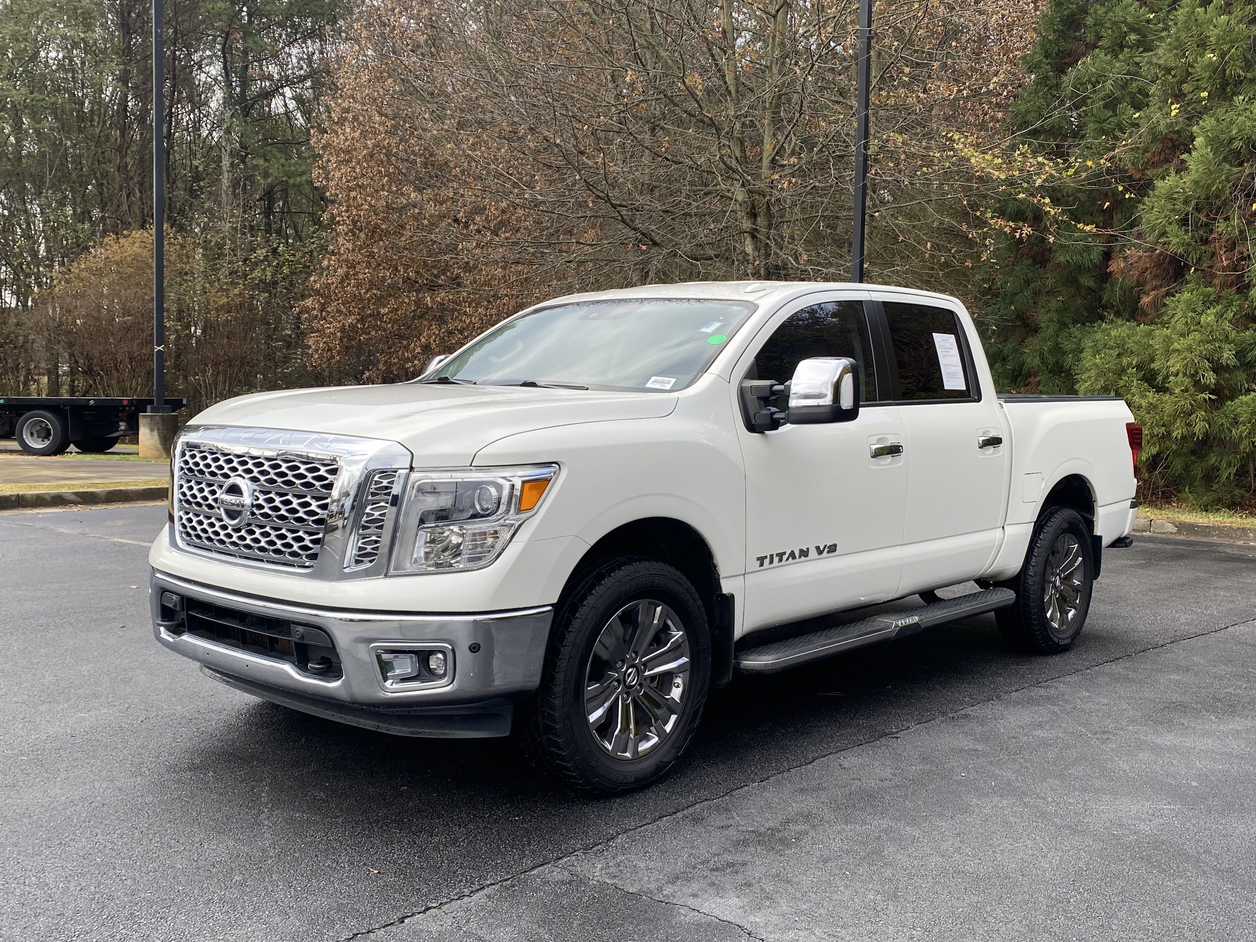 Used 2019 Nissan Titan SL w/ Chrome Package image 5