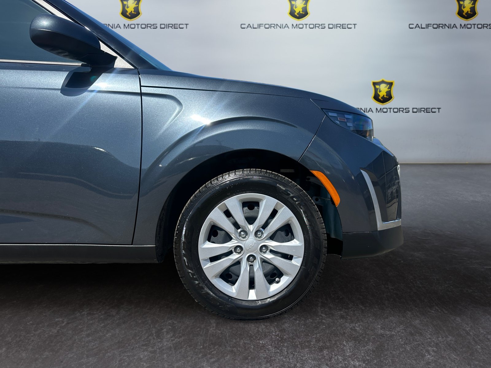 Used 2025 Kia Soul LX FWD image 14