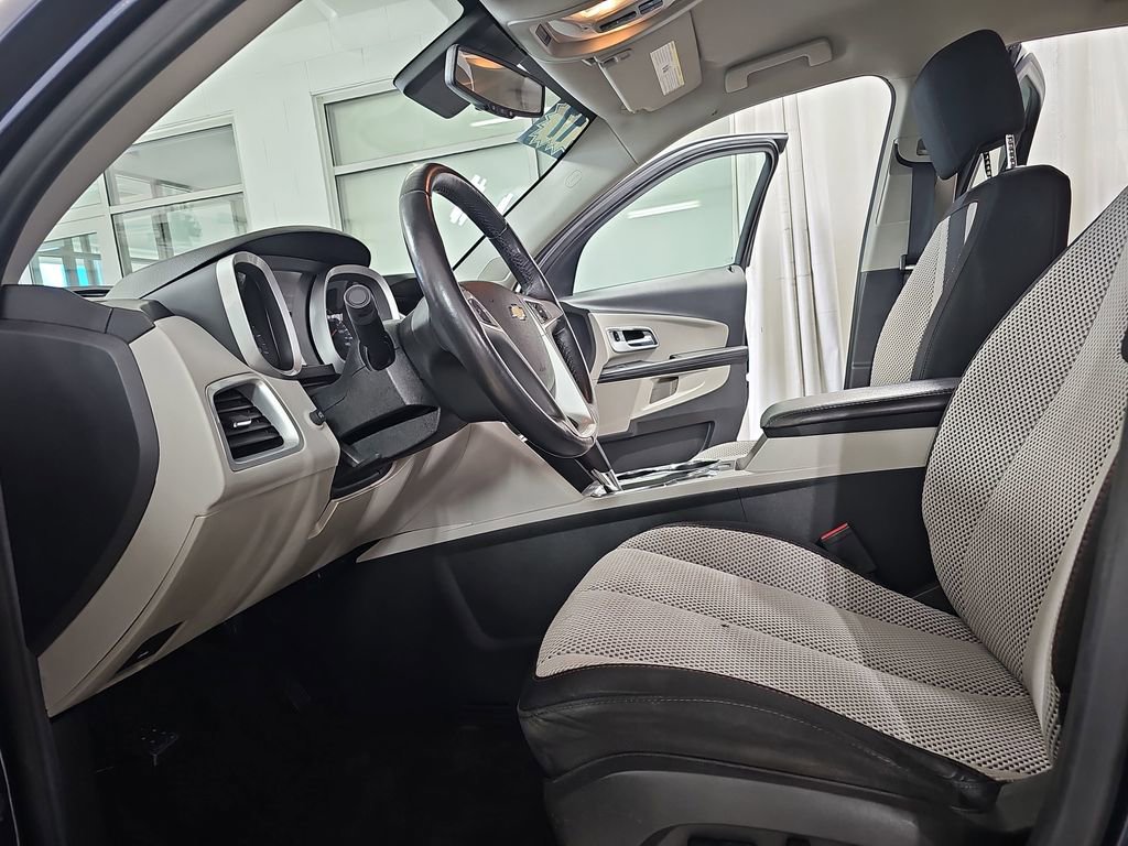 Used 2017 Chevrolet Equinox LT w/ Convenience Package FWD image 18