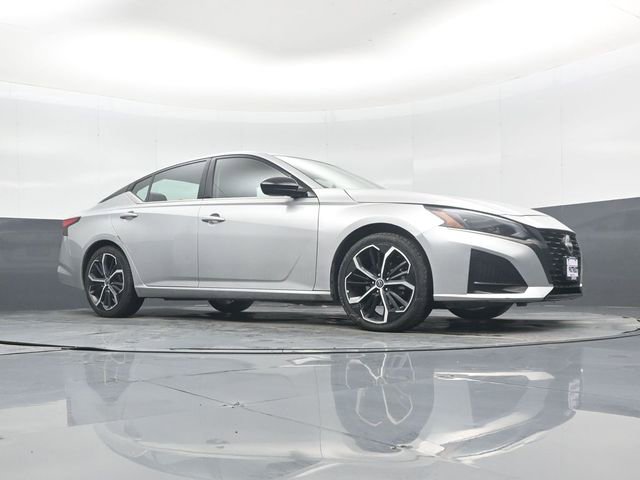 Used 2023 Nissan Altima 2.5 SR image 38