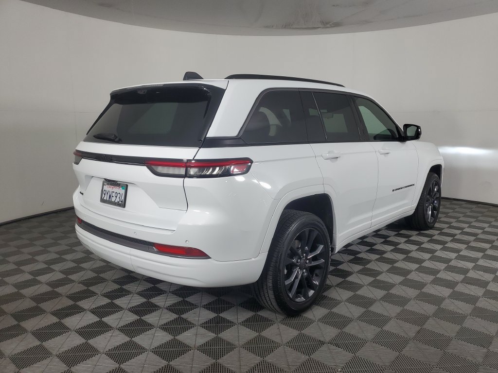 Used 2026 Jeep Grand Cherokee Limited AWD/4WD image 4