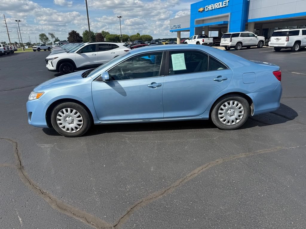 Used 2012 Toyota Camry LE FWD image 4