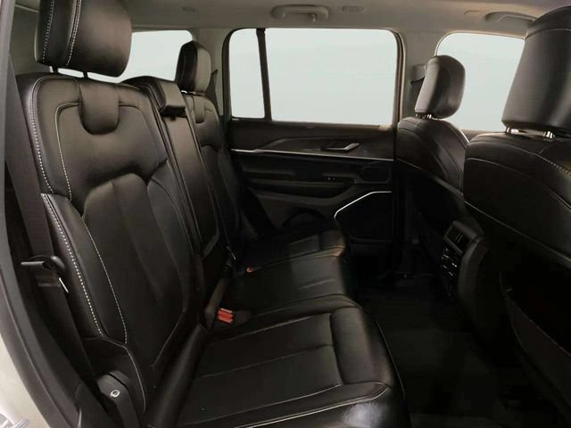 Used 2022 Jeep Grand Cherokee Limited 4xe w/ Luxury Tech Group II AWD/4WD image 43