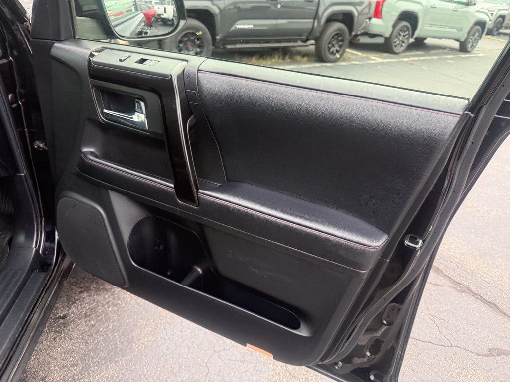 Certified 2020 Toyota 4Runner Venture w/ Moonroof Package AWD/4WD image 23