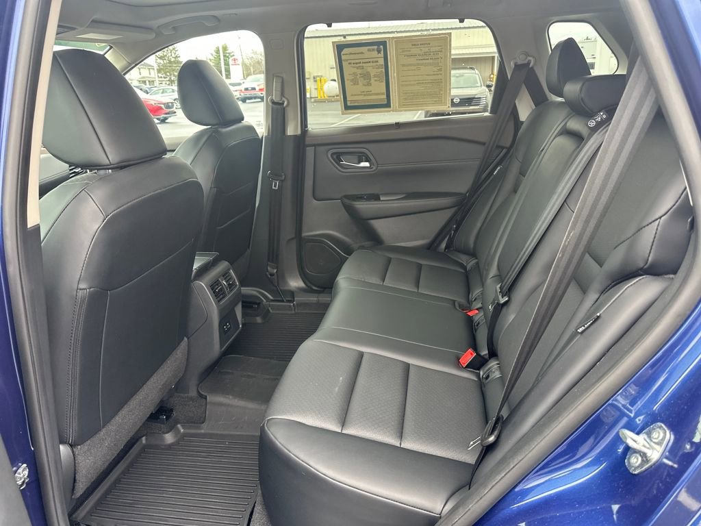 Used 2023 Nissan Rogue SV w/ SV Premium B Package AWD/4WD image 16