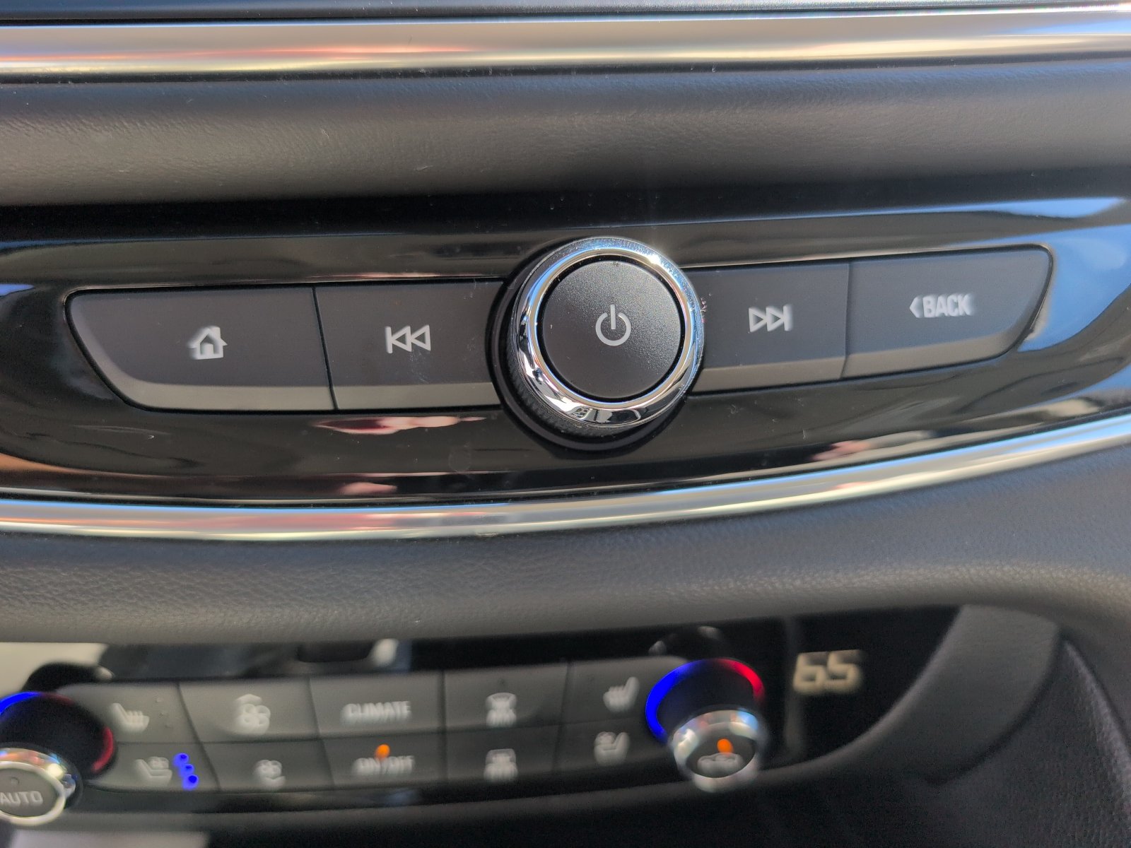 Used 2023 Buick Enclave Premium w/ Experience Buick Package FWD image 33