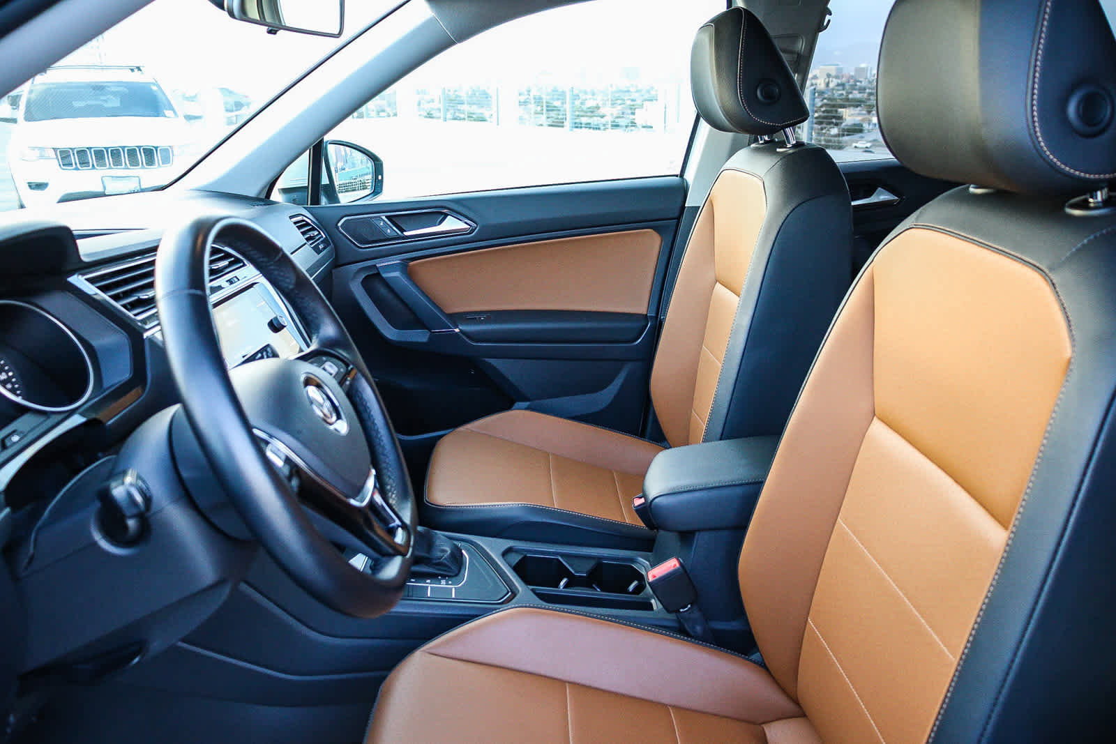 Used 2018 Volkswagen Tiguan SE image 19