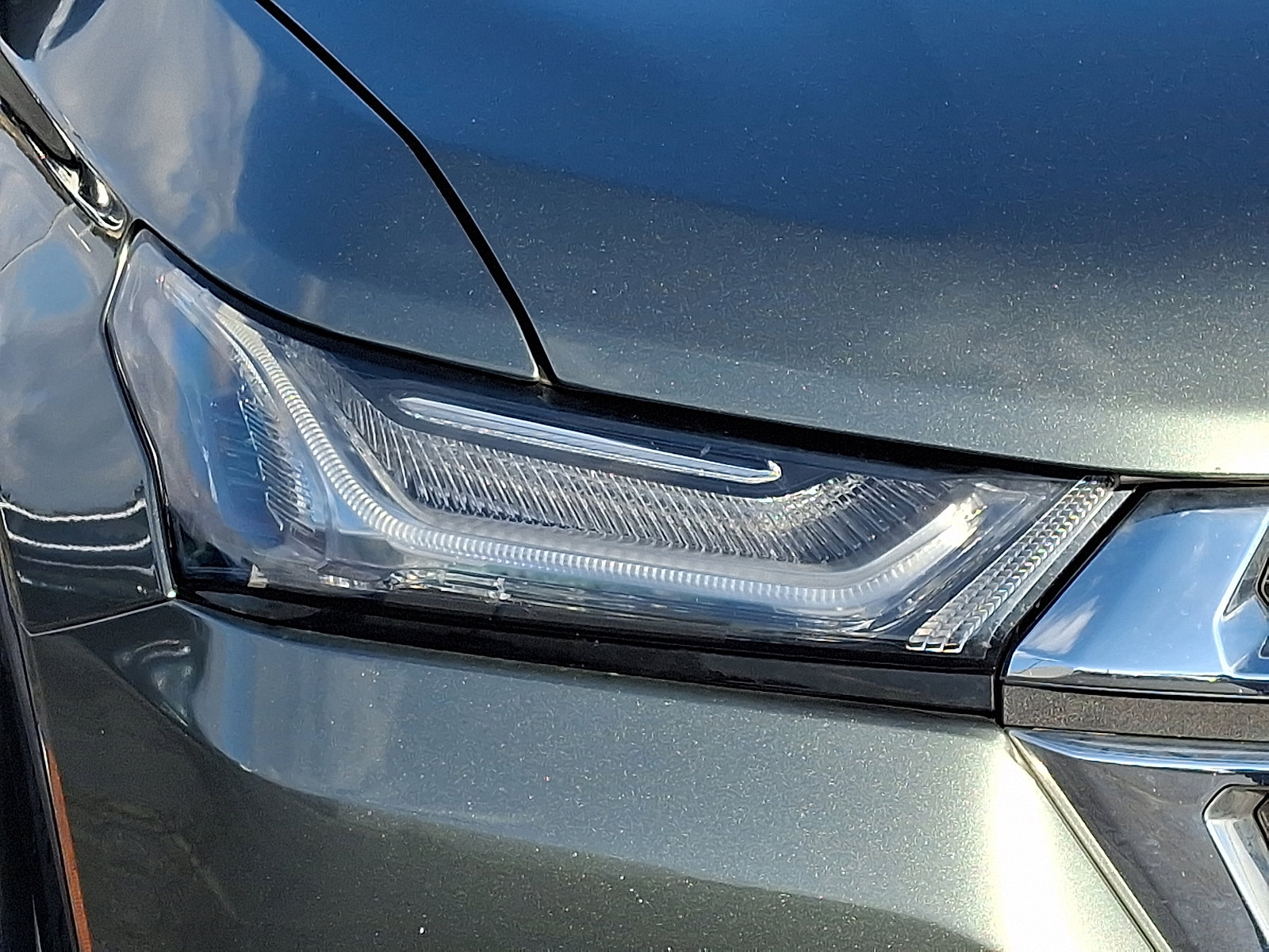 Used 2023 Chevrolet Traverse LT w/ LPO, Floor Liner Package image 9