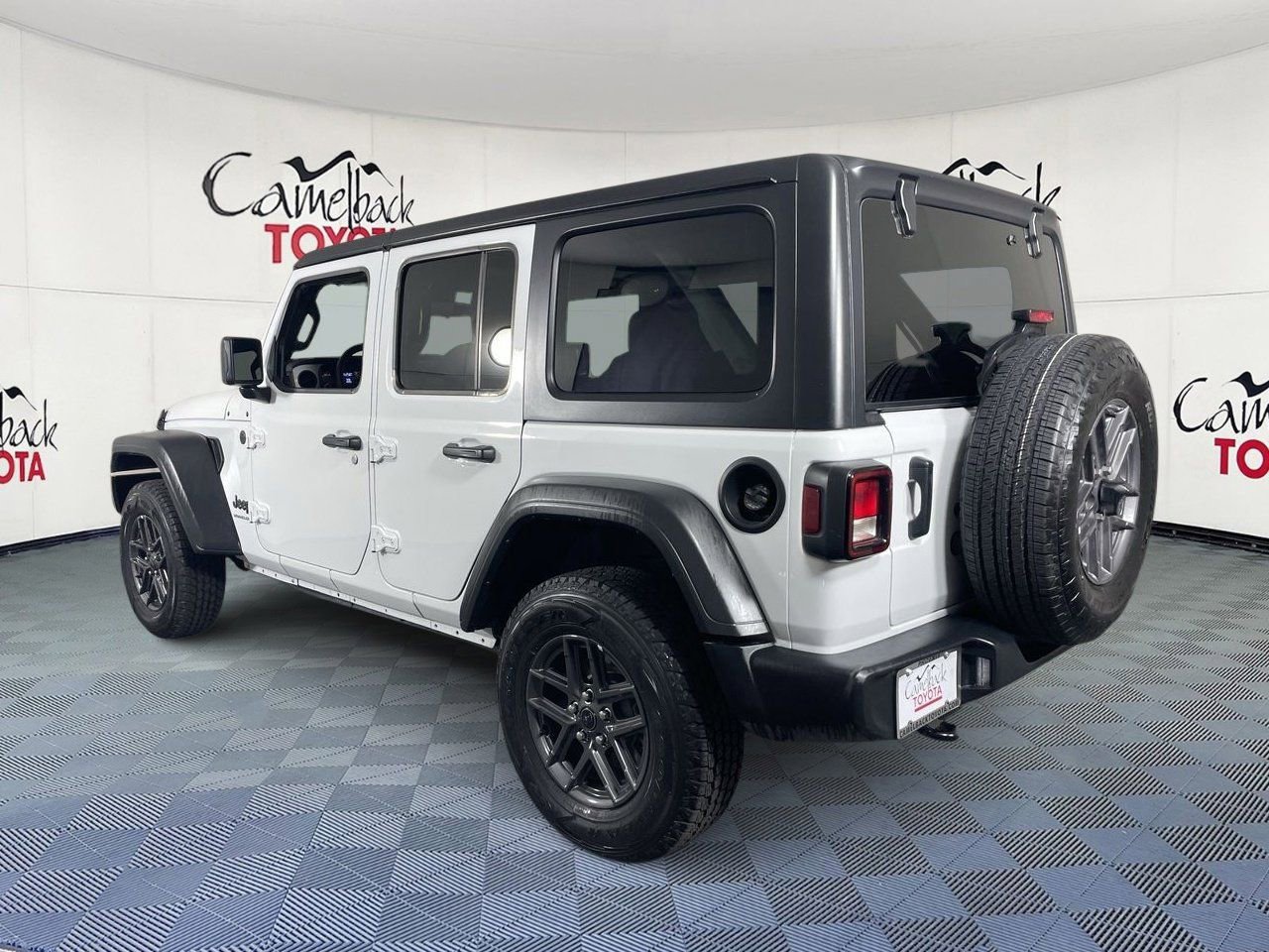 Used 2025 Jeep Wrangler Sport S AWD/4WD image 5
