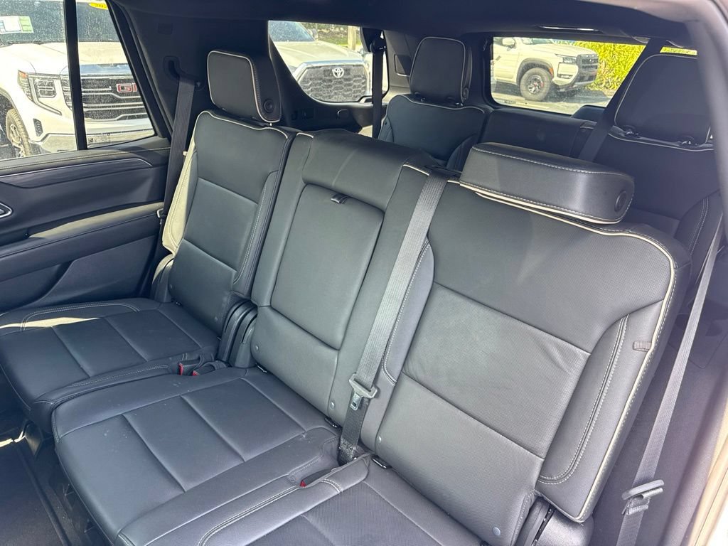 Used 2024 GMC Yukon SLT RWD image 11