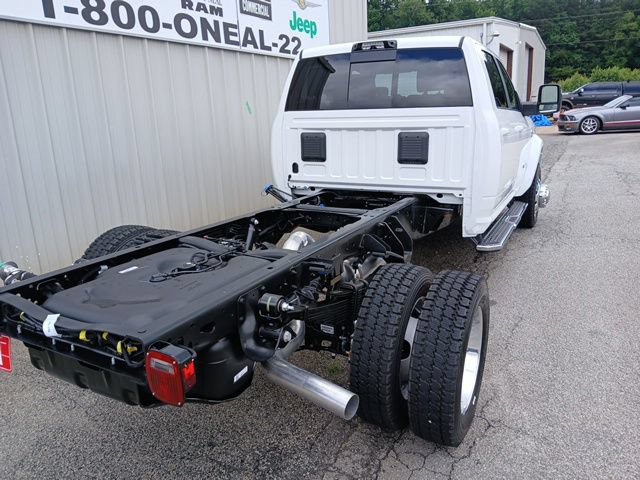 New 2026 RAM 5500 4x4 Crew Cab w/ Laramie Trim Package image 3