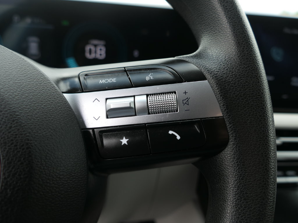 Used 2025 Hyundai Tucson SEL FWD image 14