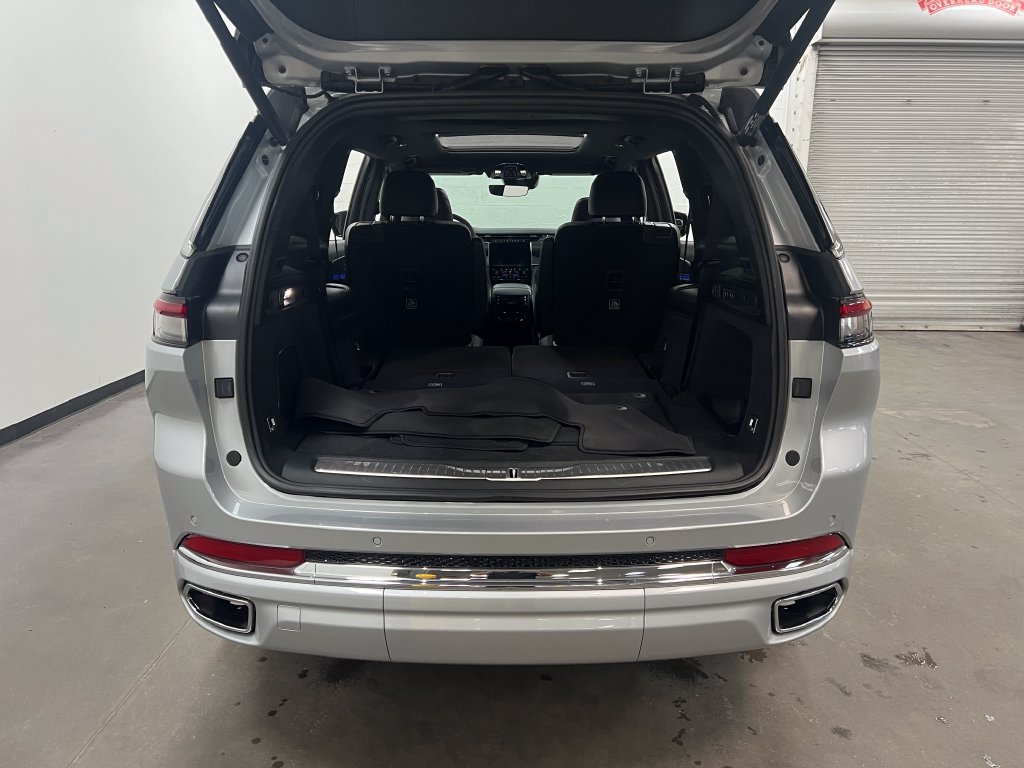 Used 2023 Jeep Grand Cherokee L Overland RWD image 23