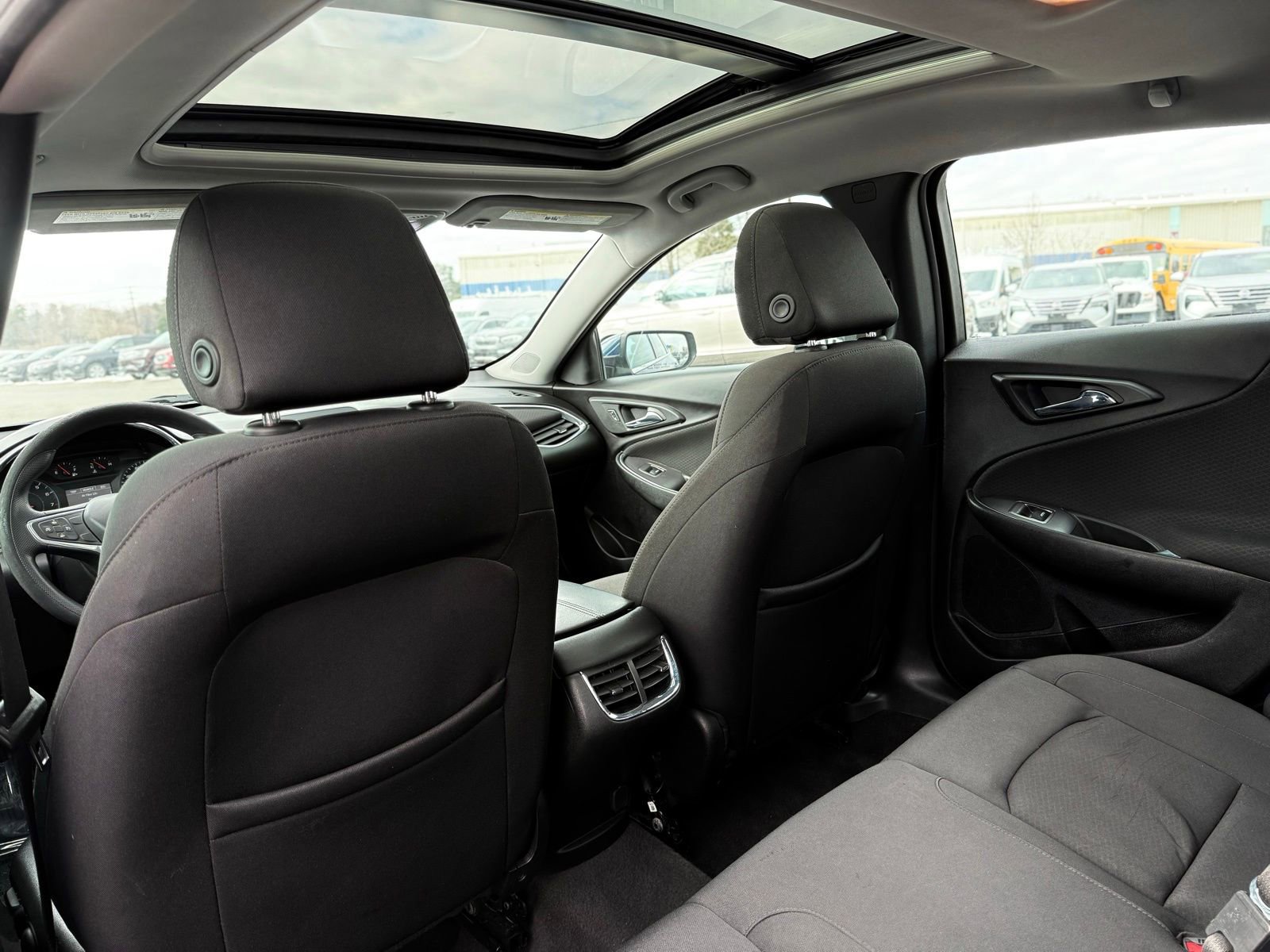 Used 2021 Chevrolet Malibu LT image 18