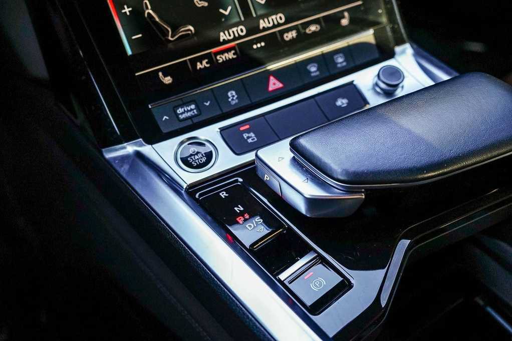 Used 2024 Audi Q8 e-tron Premium AWD/4WD image 24