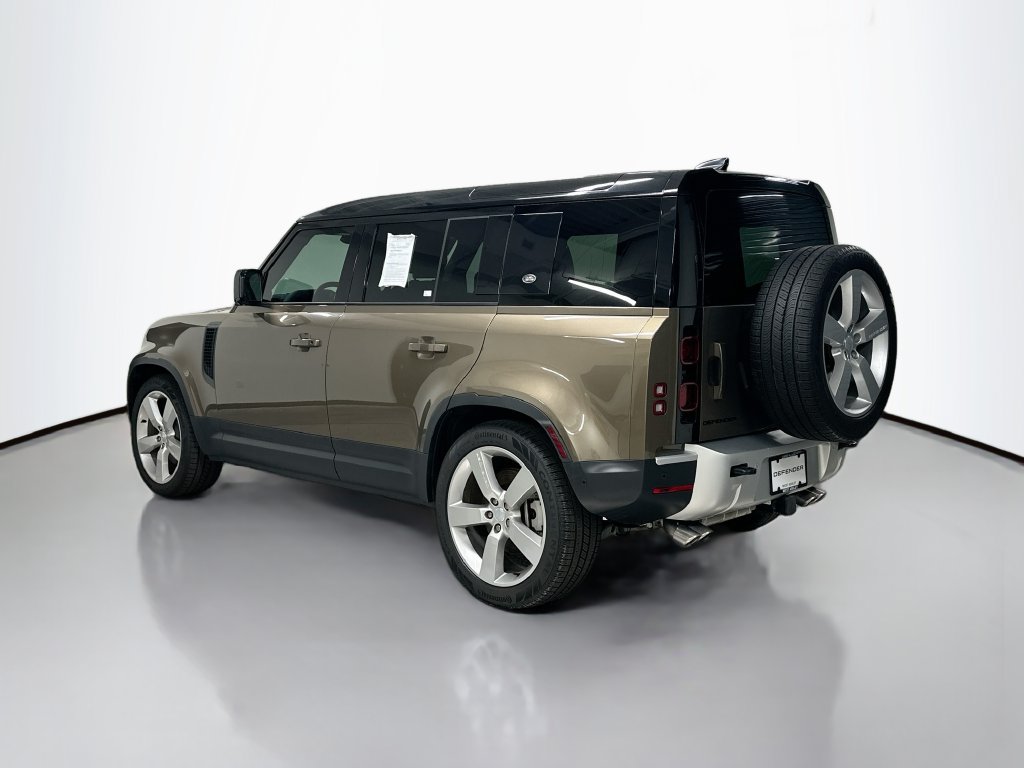 Used 2024 Land Rover Defender 110 SE AWD/4WD image 3