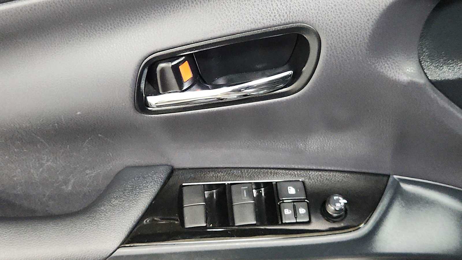 Certified 2021 Toyota Prius LE AWD/4WD image 15