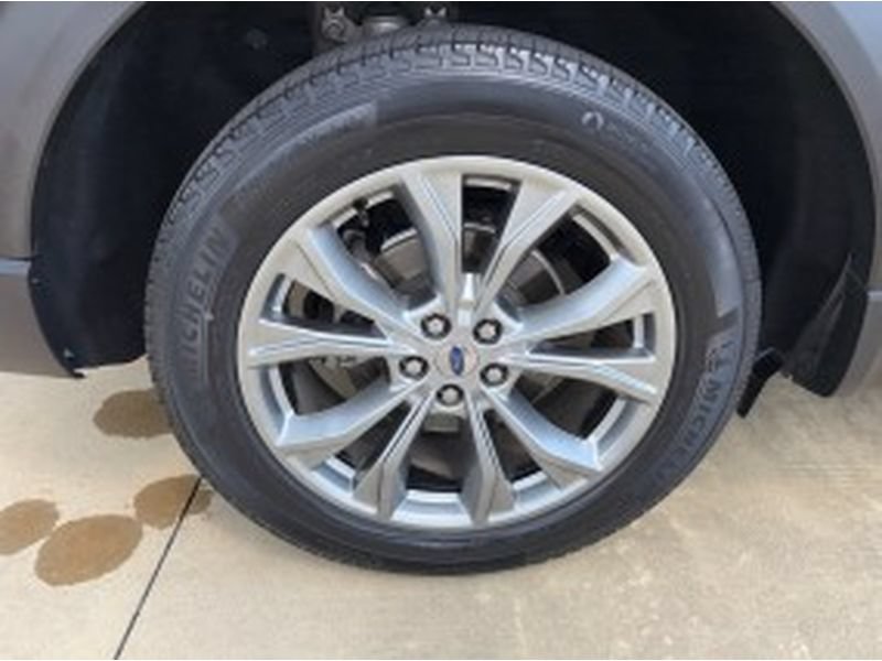 Used 2022 Ford Explorer XLT w/ Equipment Group 202A AWD/4WD image 20